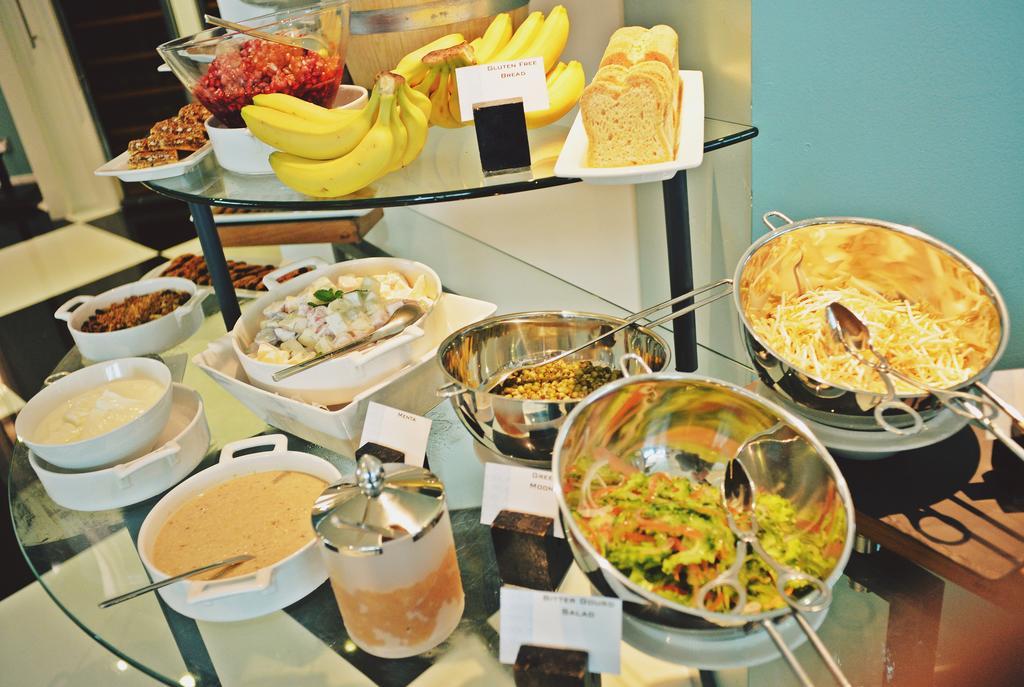 The Domain Bahrain Hotel And Spa - Adults Friendly 16 Years Plus Manama Luaran gambar A selection of Indian breakfast items