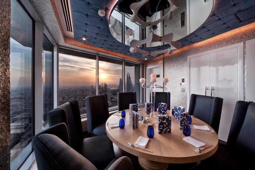 The Domain Bahrain Hotel And Spa - Adults Friendly 16 Years Plus Manama Luaran gambar The boardroom at the top of the Shard